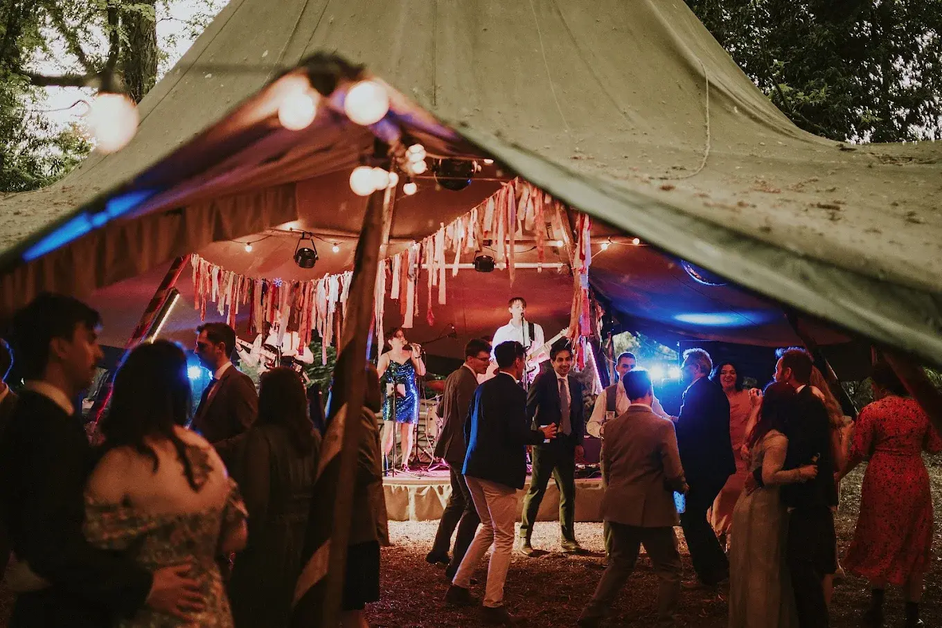 The New Retros performing at a tipi wedding
